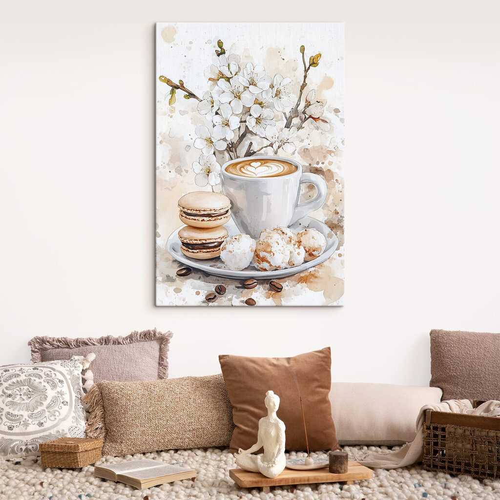 Cappuccino przy kwitnącej gałęzi we wnętrzu