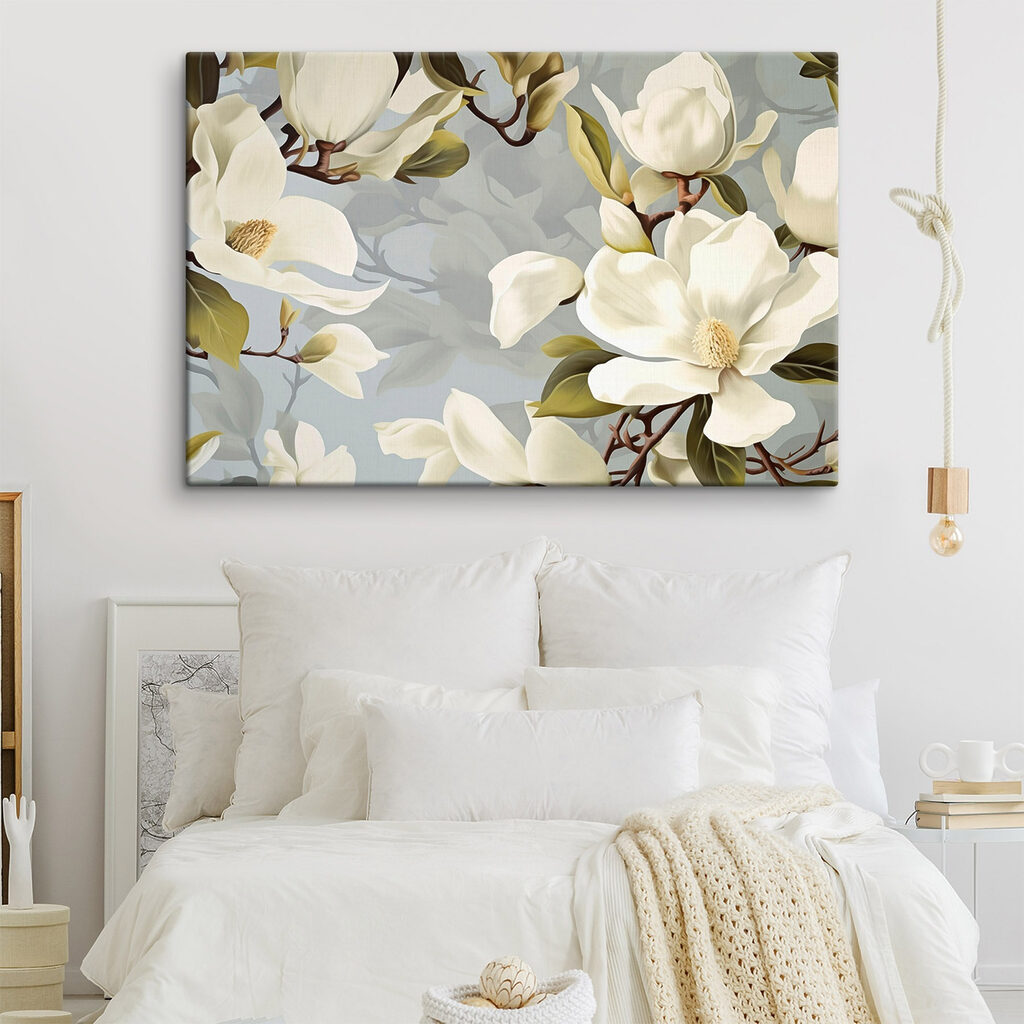 Kremowa magnolia wśród zieleni — wnętrze 2
